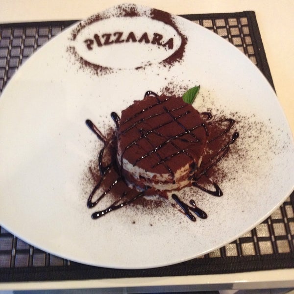 Das Foto wurde bei Pizzaara İtalyan Cafe &amp; Restaurant von Seda G. am 6/7/2015 aufgenommen