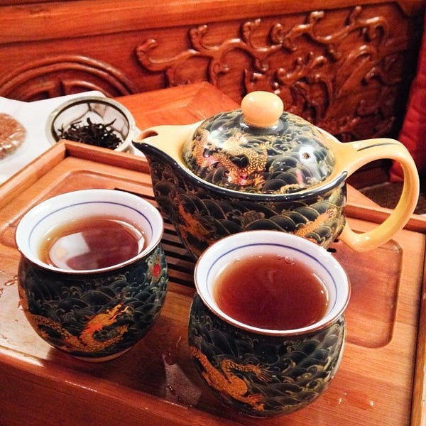 Photo taken at Goldfish Tea by Mira U. on 3/1/2014
