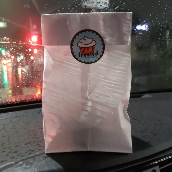 Frosted Cupcakery Cupcake Shop in Long Beach