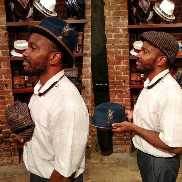 8/21/2015 tarihinde Calvin W.ziyaretçi tarafından Goorin Bros. Hat Shop - West Village'de çekilen fotoğraf