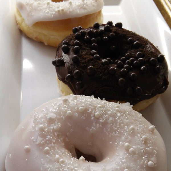 Снимок сделан в Baker&#39;s Dozen Donuts - Deli &amp; Delights пользователем Bakers D. 9/5/2015
