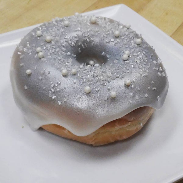 Снимок сделан в Baker&#39;s Dozen Donuts - Deli &amp; Delights пользователем Bakers D. 8/20/2015