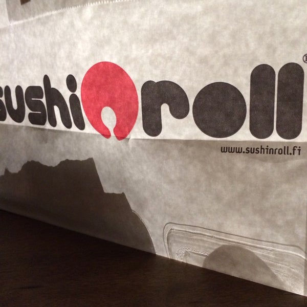 Foto tomada en Sushi&#39;N&#39;Roll  por Mika H. el 1/10/2014