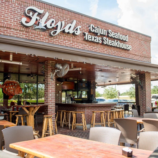 รูปภาพถ่ายที่ Floyd&#39;s Cajun Seafood &amp; Texas Steakhouse โดย Floyd&#39;s Cajun Seafood &amp; Texas Steakhouse เมื่อ 10/18/2016
