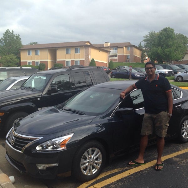 Hendrick Nissan of Kansas City 3 tips from 152 visitors