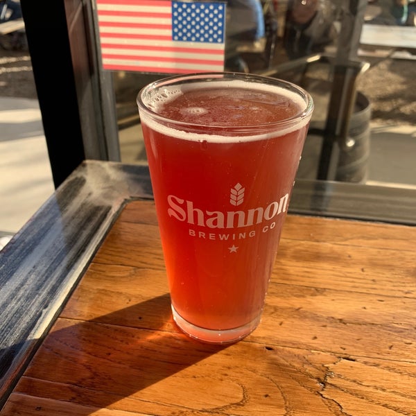 รูปภาพถ่ายที่ Shannon Brewing Company โดย Heath A. เมื่อ 2/2/2019