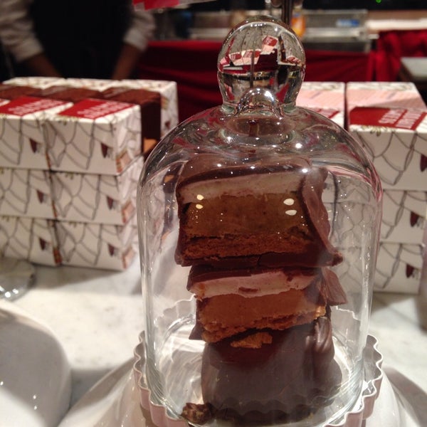 11/23/2013 tarihinde Kate K.ziyaretçi tarafından Liddabit Sweets'de çekilen fotoğraf