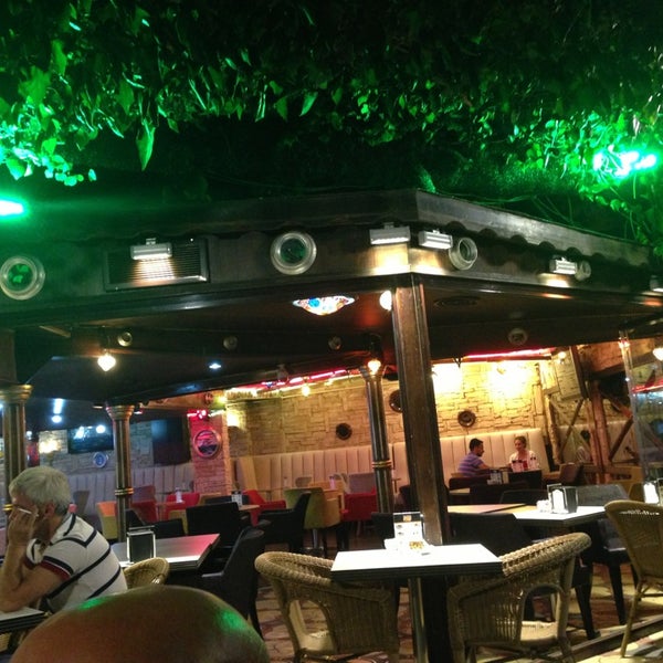 7/29/2013에 ALPER Ç.님이 Zeyrek Cafe &amp; Restaurant에서 찍은 사진