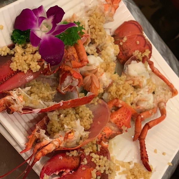 Снимок сделан в Jade Dynasty Seafood Restaurant пользователем Stella 2/27/2019