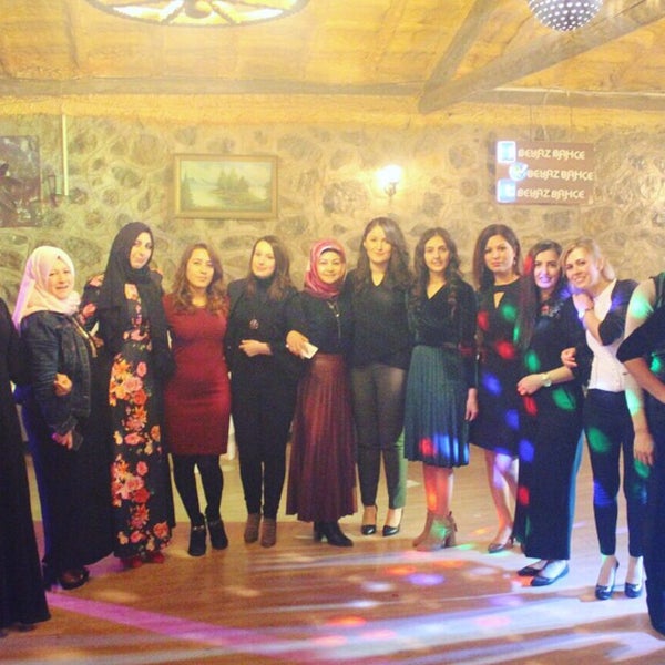Photo taken at Beyaz Bahçe by Muhammet O. on 11/24/2017
