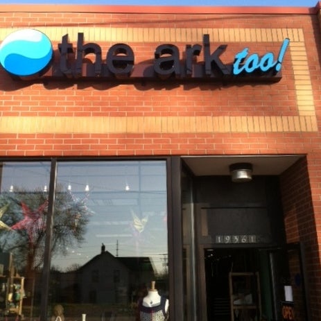 Too store. Too store. Amazon whole foods логотип. мужской магазин. Too store.