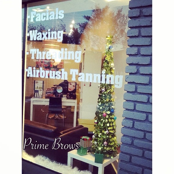 11/24/2014 tarihinde Ruby N.ziyaretçi tarafından Prime Brows Eyebrow Threading &amp; Waxing Salon Spa'de çekilen fotoğraf