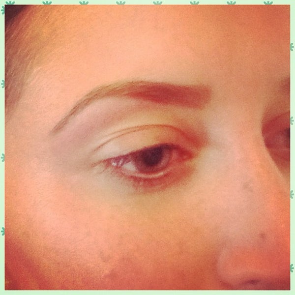 9/18/2014에 Ruby N.님이 Prime Brows Eyebrow Threading &amp; Waxing Salon Spa에서 찍은 사진
