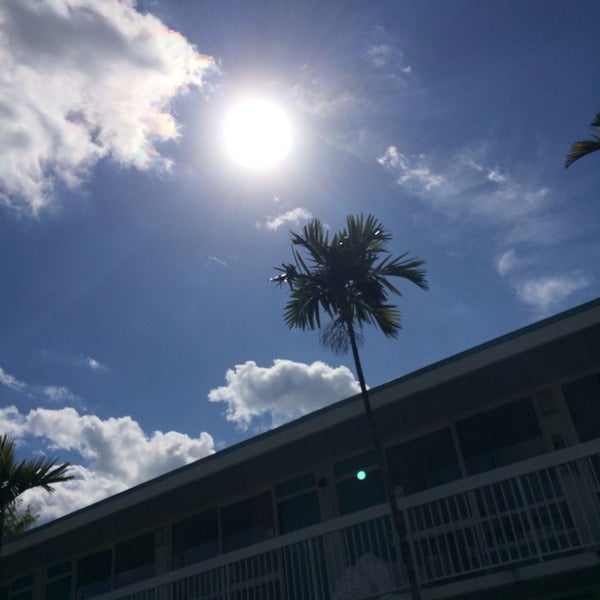 รูปภาพถ่ายที่ Floridian Hotel โดย Sigrún A. เมื่อ 1/25/2014