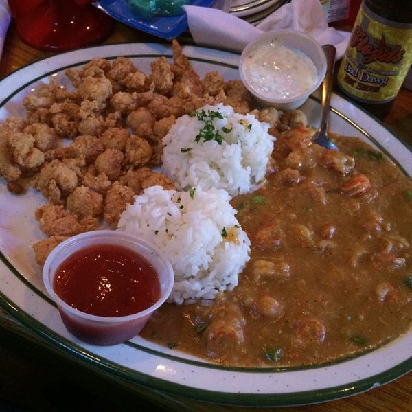 Foto scattata a Floyd&#39;s Cajun Seafood &amp; Texas Steakhouse da Joe C. il 7/17/2014