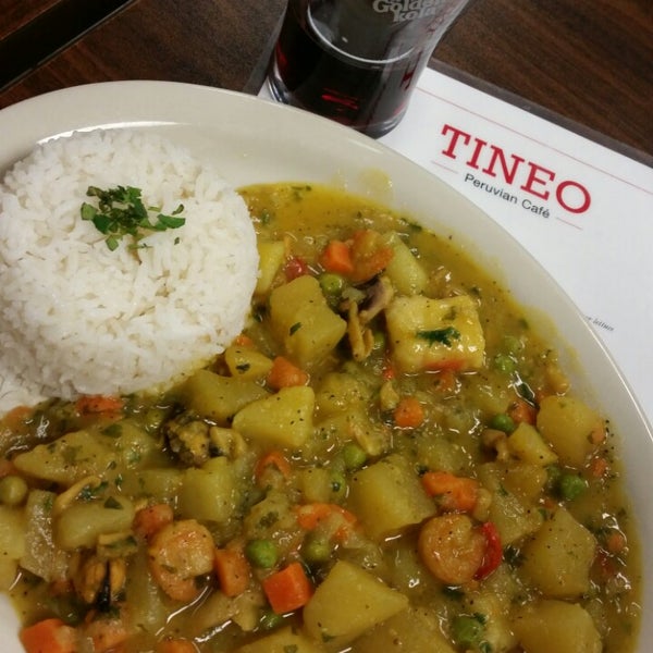 รูปภาพถ่ายที่ Tineo Peruvian Café - Richardson โดย Nancy W. เมื่อ 2/26/2015