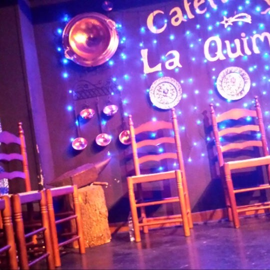 1/2/2015 tarihinde Jose Carlos N.ziyaretçi tarafından La Quimera Tablao Flamenco y Sala Rociera'de çekilen fotoğraf