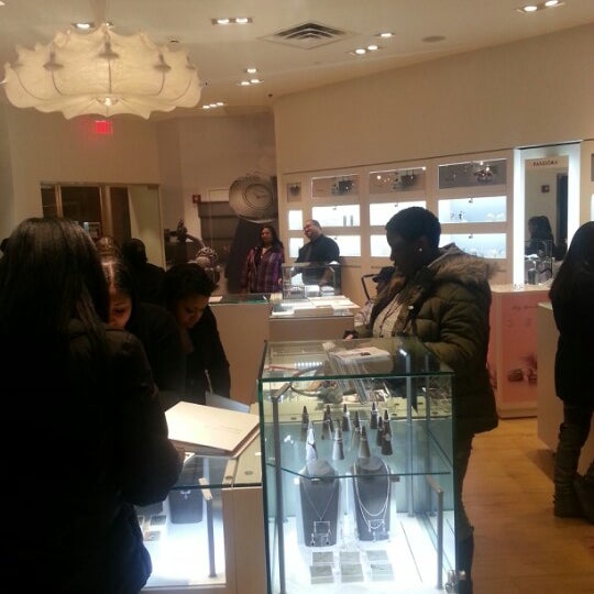 Pandora store 2024 at the greene