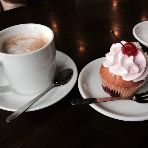 Foto diambil di Cup&amp;Cake / Кап&amp;Кейк oleh Tania 🍭 pada 1/16/2015