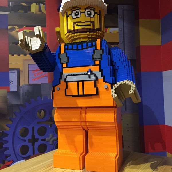 Photo taken at LEGOLAND Discovery Centre Toronto by Michael H. on 3/5/2015