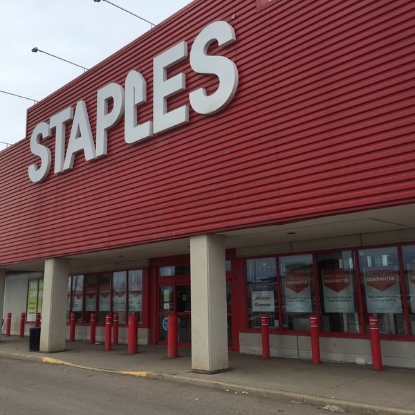 Staples office supply store in thunder bay