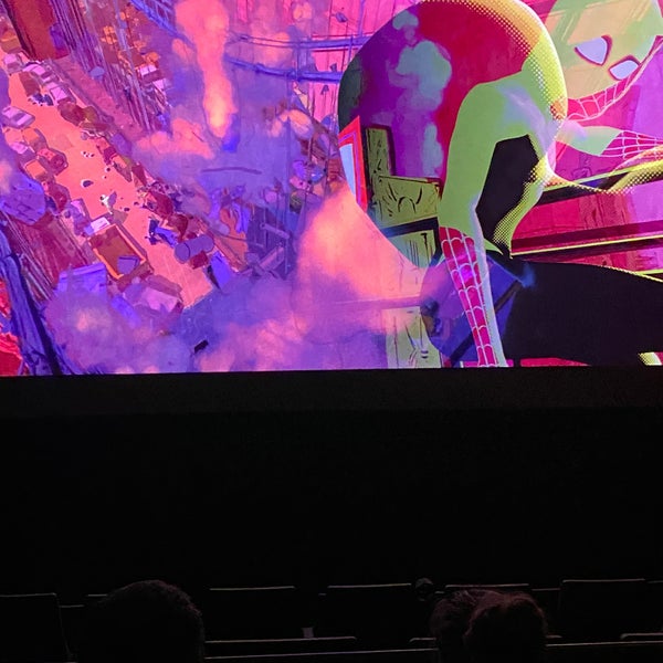 Regal Fairfield Commons & RPX Movie Theater
