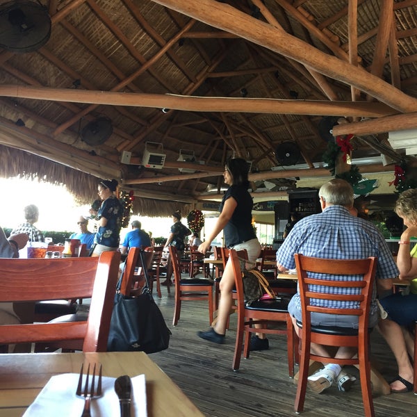 Foto tomada en Coconut Jack&#39;s Waterfront Grille  por Bruce L. el 12/12/2015