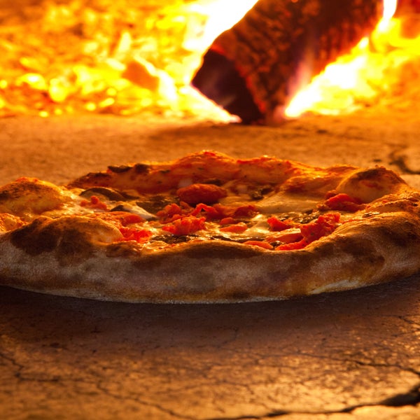 Снимок сделан в Graziano&#39;s Brick Oven Pizza пользователем Graziano&#39;s Brick Oven Pizza 6/23/2015