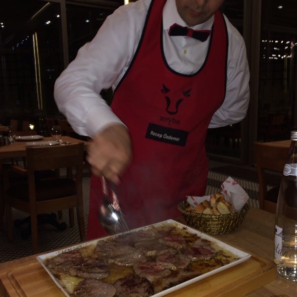 รูปภาพถ่ายที่ zeybe restaurant โดย Beyazıtbestami B. เมื่อ 2/16/2014