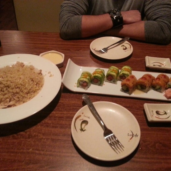 Снимок сделан в Kobe&#39;s Japanese Cuisine пользователем Elli F. 10/19/2013