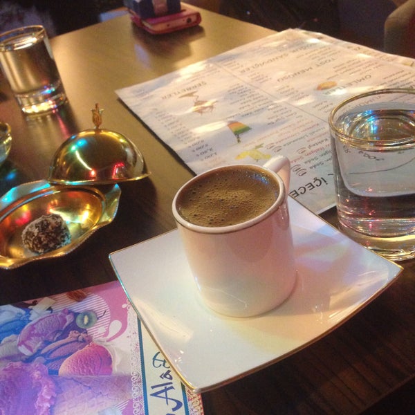 Foto tirada no(a) Ala Kahve Cafe &amp; Bistro por M.Murat em 3/16/2015
