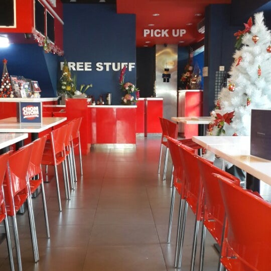 12/15/2013 tarihinde Nicholas I.ziyaretçi tarafından Chom Chom Asian Fast Food'de çekilen fotoğraf