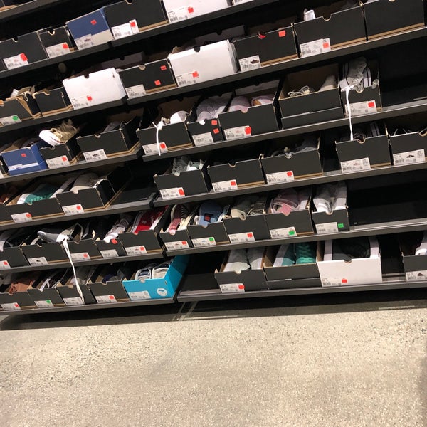 converse outlet los angeles