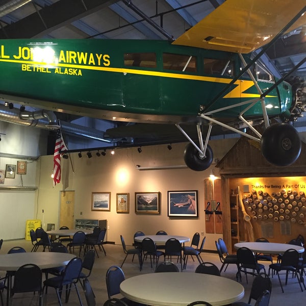 รูปภาพถ่ายที่ Alaska Aviation Museum โดย DJ เมื่อ 5/7/2016