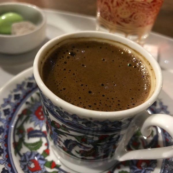 Photo taken at Robert&#39;s Coffee by Belkız (Egemen Elektronik Güvenlik) Ç. on 6/2/2017