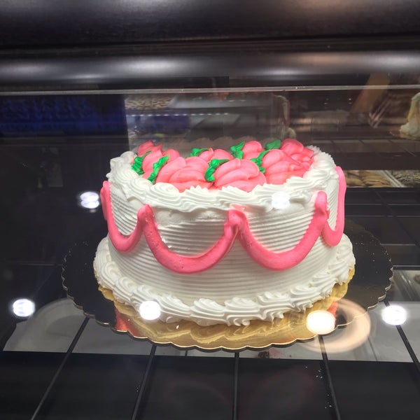 4/24/2019にRetna S.がTiffany&#39;s Bakeryで撮った写真