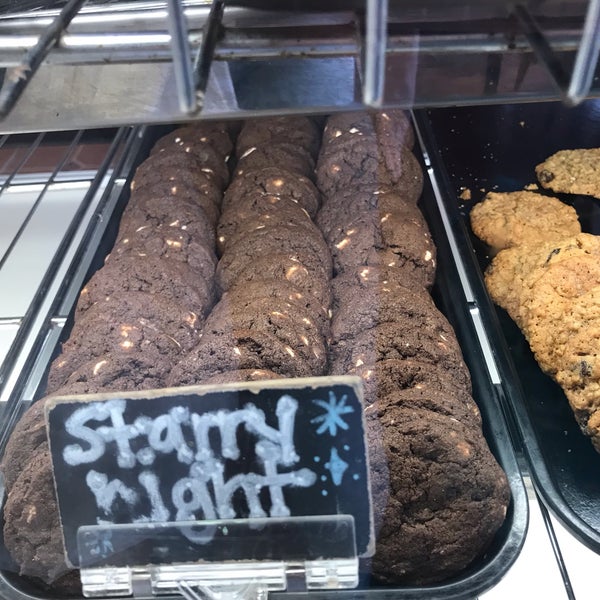 Das Foto wurde bei Swiss Haus Bakery von Retna S. am 7/27/2019 aufgenommen