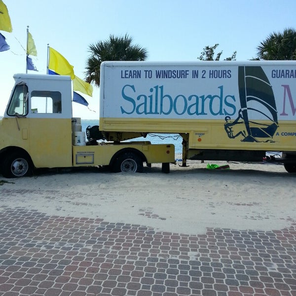 Foto tirada no(a) Sailboards Miami Water Sports por Nacho L. em 4/12/2014