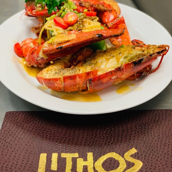 Foto tirada no(a) Lithos Estiatorio Restaurant por Alban V. em 1/2/2020