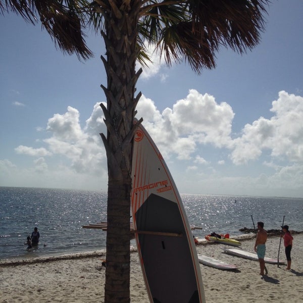 2/2/2014 tarihinde Alan P.ziyaretçi tarafından Sailboards Miami Water Sports'de çekilen fotoğraf