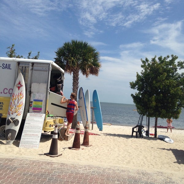 5/11/2014 tarihinde Alan P.ziyaretçi tarafından Sailboards Miami Water Sports'de çekilen fotoğraf
