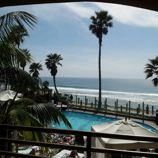 Photo taken at Pacific Terrace Hotel by Gustavo Z. on 3/26/2013