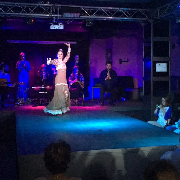 Das Foto wurde bei Teatro Kapital von Pınar D. am 6/1/2017 aufgenommen