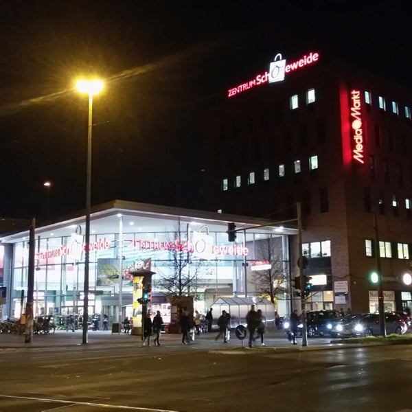 Foto scattata a Zentrum Schöneweide da Pierre il 11/6/2014