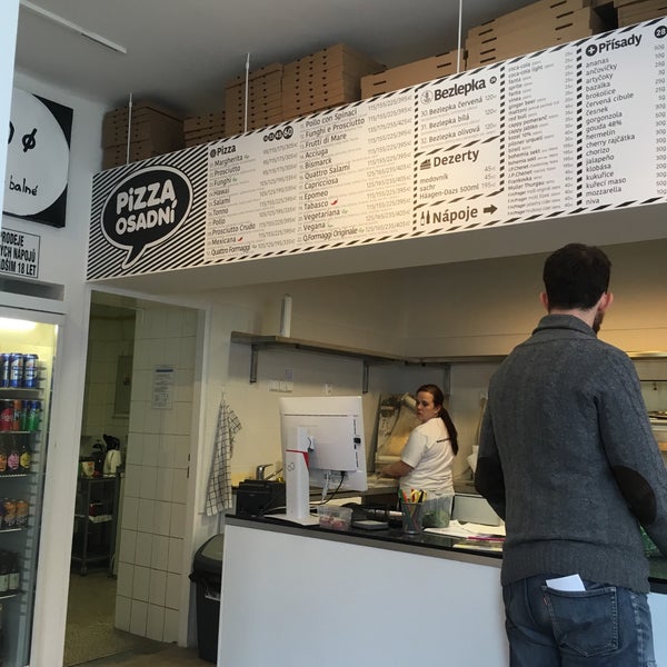 4/10/2018 tarihinde Csehszlovák Kémziyaretçi tarafından Pizza Osadní'de çekilen fotoğraf