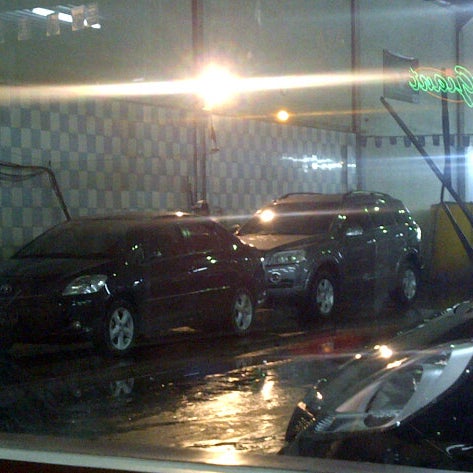 7/12/2013에 Donny P.님이 autoJoss car wash에서 찍은 사진