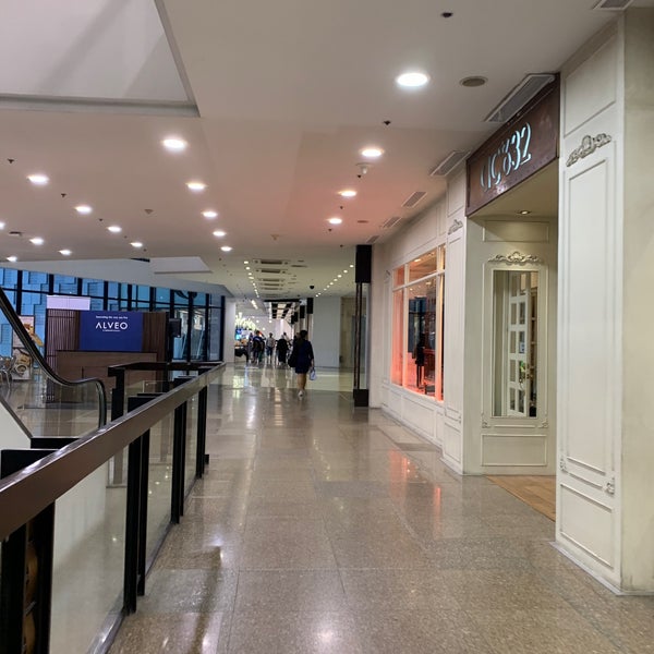 Louis Vuitton - San Lorenzo - G/F, Greenbelt 4, Ayala Center