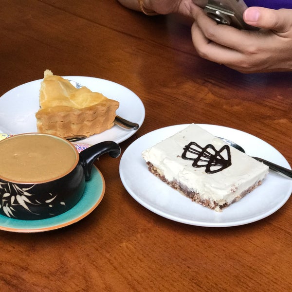 3/29/2017 tarihinde Jack K.ziyaretçi tarafından M bistro ( the coffee, tea and dessert house)'de çekilen fotoğraf