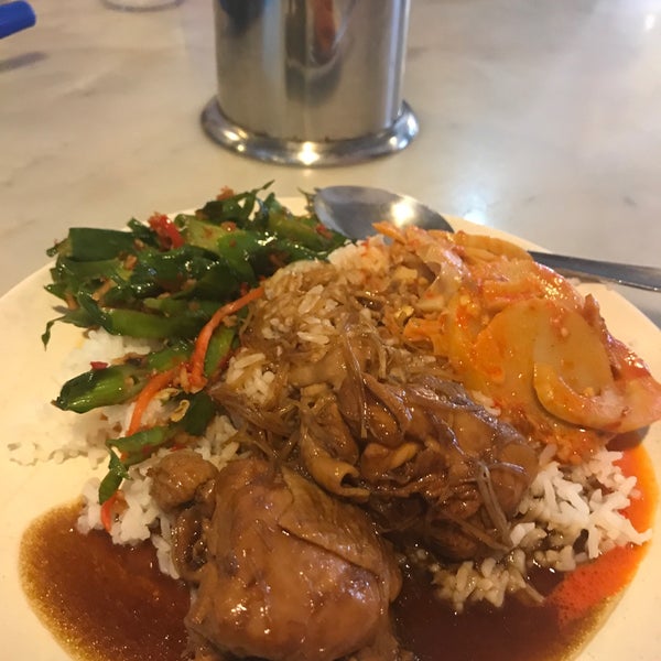 Country Kitchen @ Padungan - 16 tips from 281 visitors