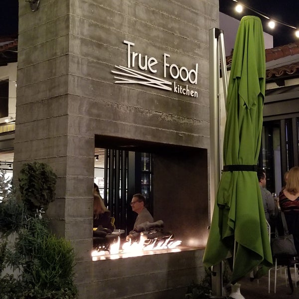 Photo taken at True Food Kitchen by Jeremiah S. on 11/4/2018